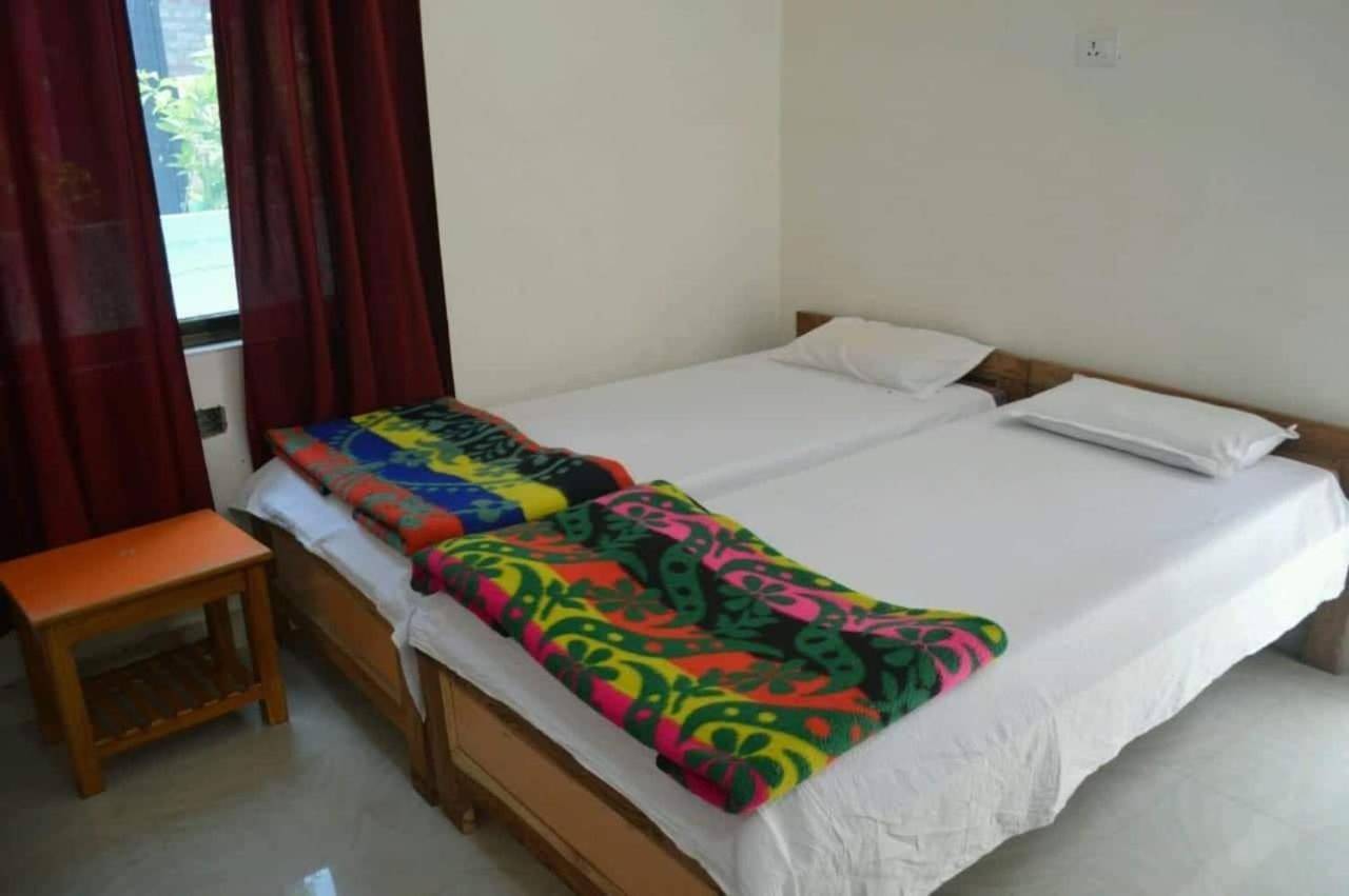 Middle Way Home Stay Bodh Gaya Dış mekan fotoğraf